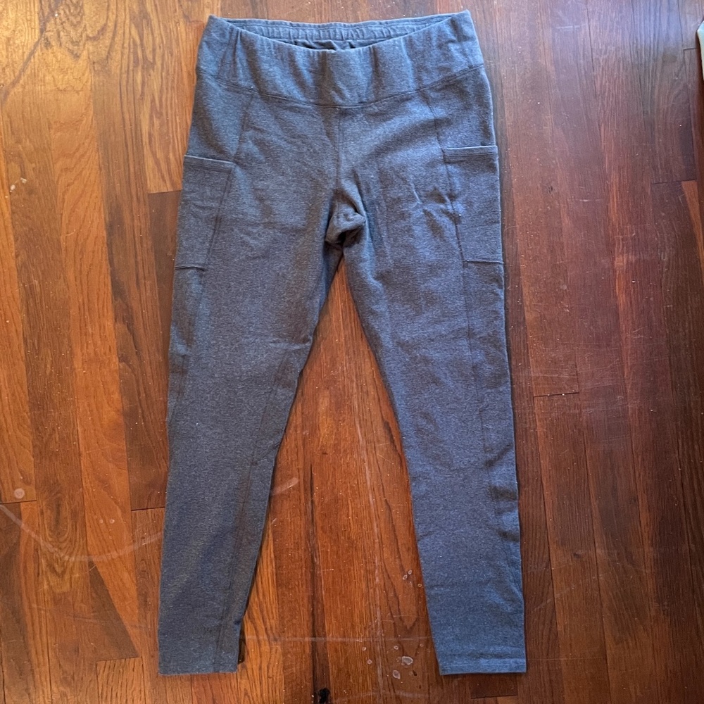 PACT Organic Cotton Gray Capri Leggings Size Medium